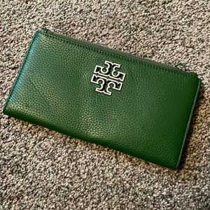 Tory Burch wallet. Used.